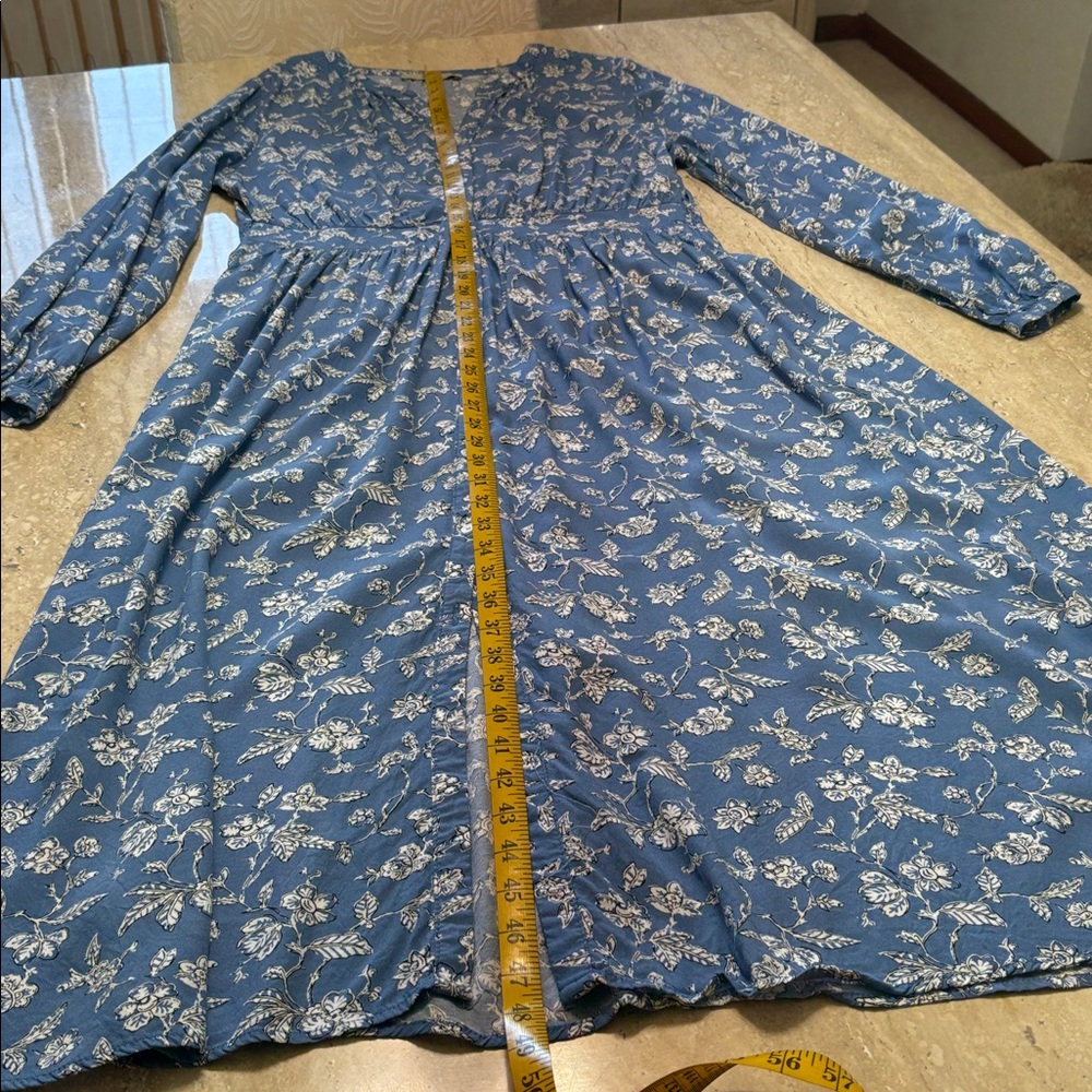LOFT Blue Dress with White Floral Design-Excellent Condition - Picture 8 of 13